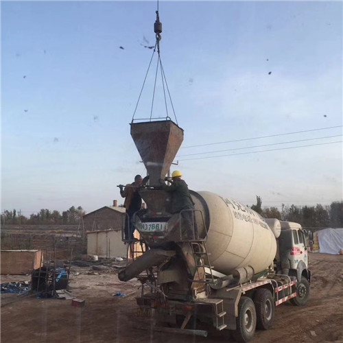 玉泉区“精准瞄准”—— 吊车的 “定位导航” 技术