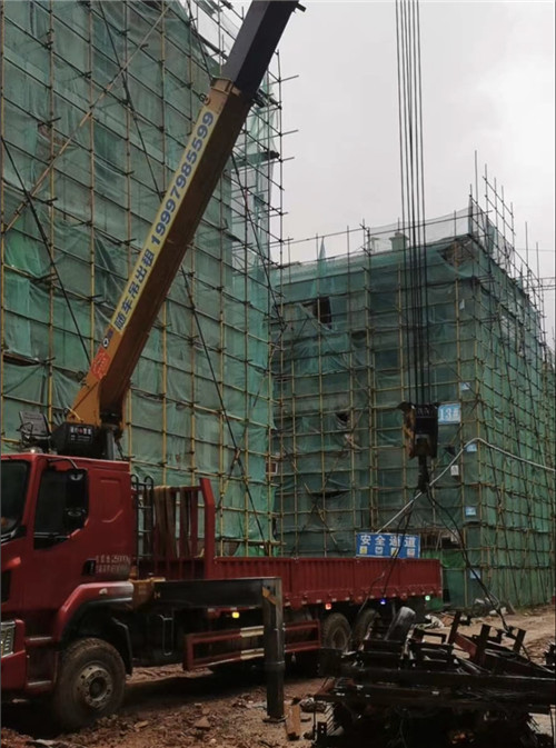 玉泉区“慢工细活”—— 吊车的 “微动控制” 技术